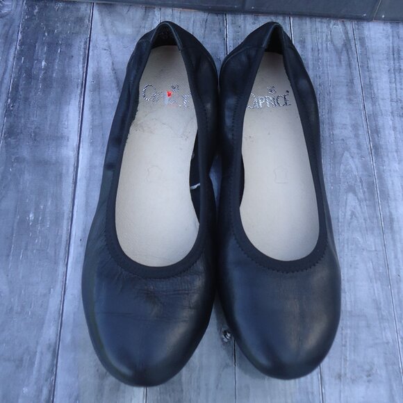 SIZE 7.5. Caprice black leather classic ballet flats. - Picture 2 of 16